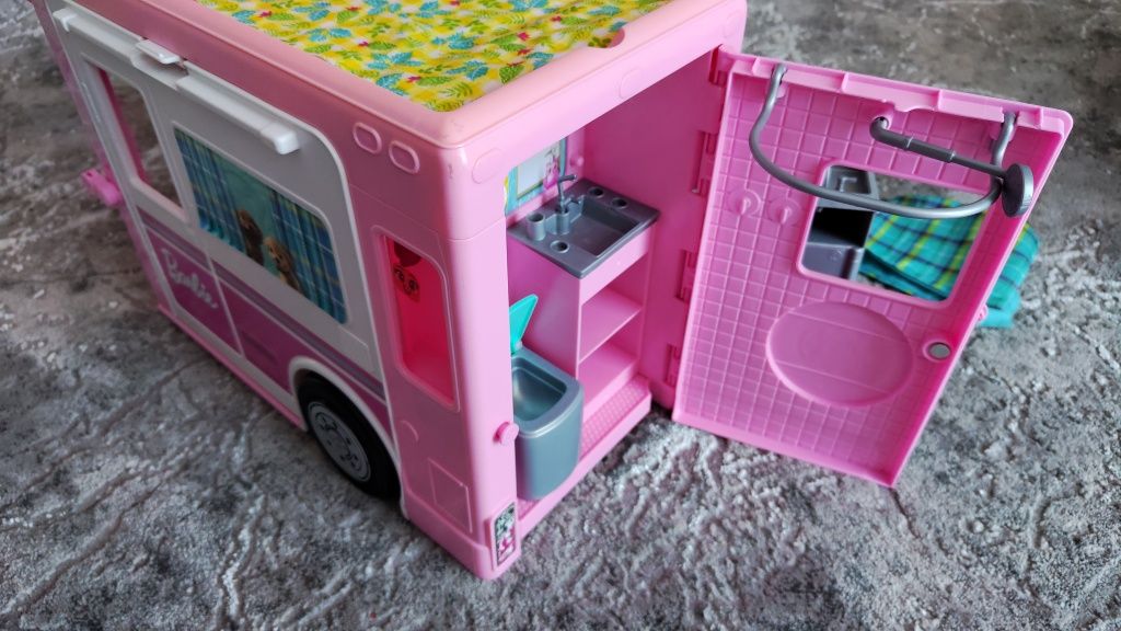 Camper Barbie BDB+