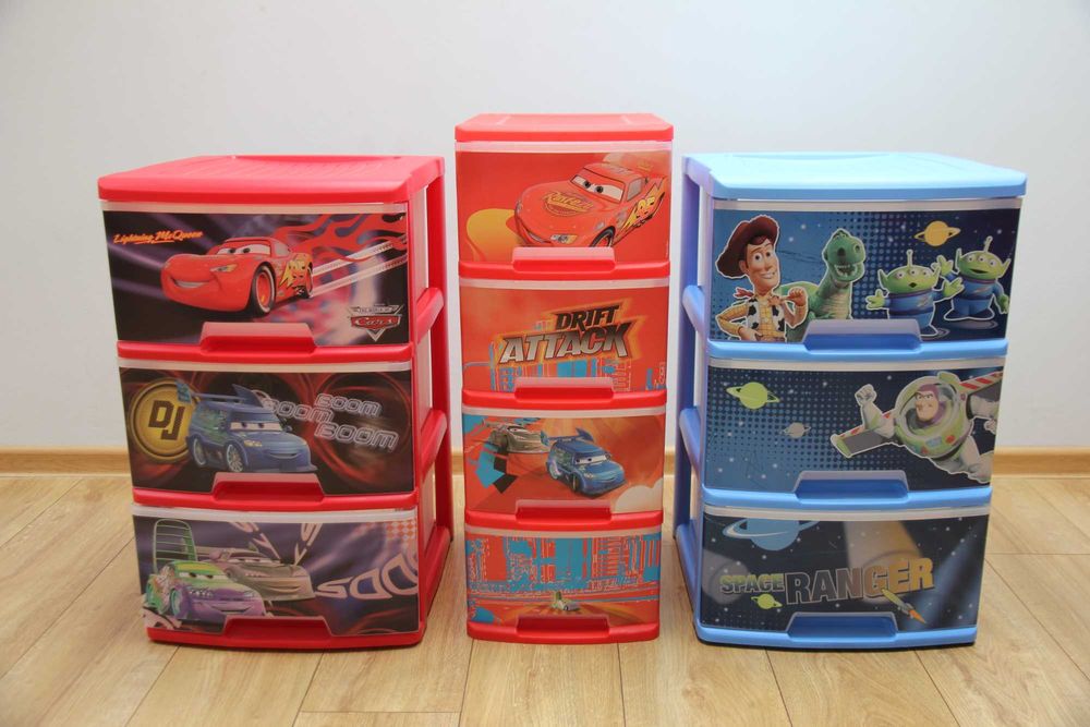 3 regały plastikowe z szufladami Curver: Zygzak Mcqueen i Toy Story