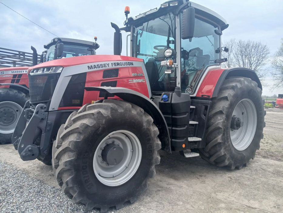 Massey Ferguson 8S.225 Dyna-7  Wyprzedaż rocznika 2023 OKAZJA!