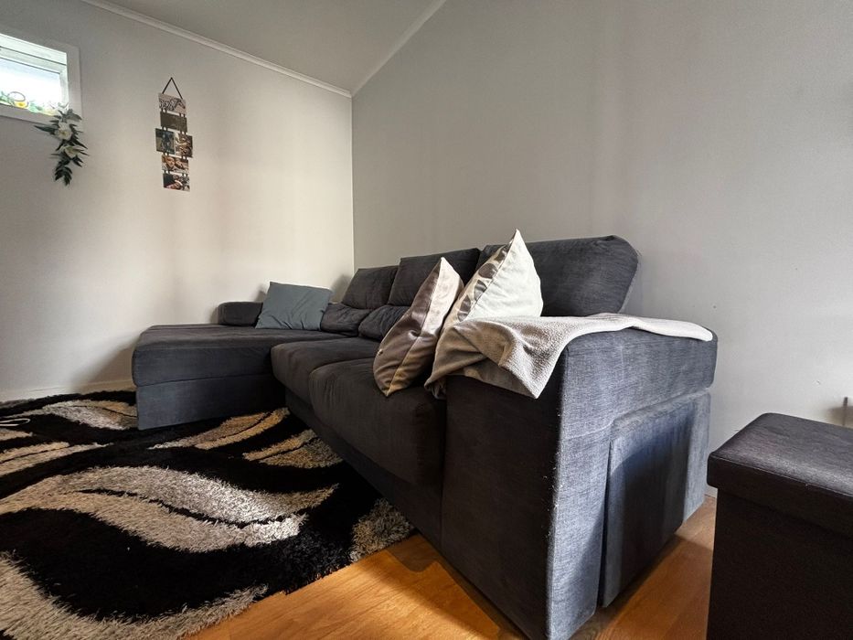 Sofa chaise longue cinzento