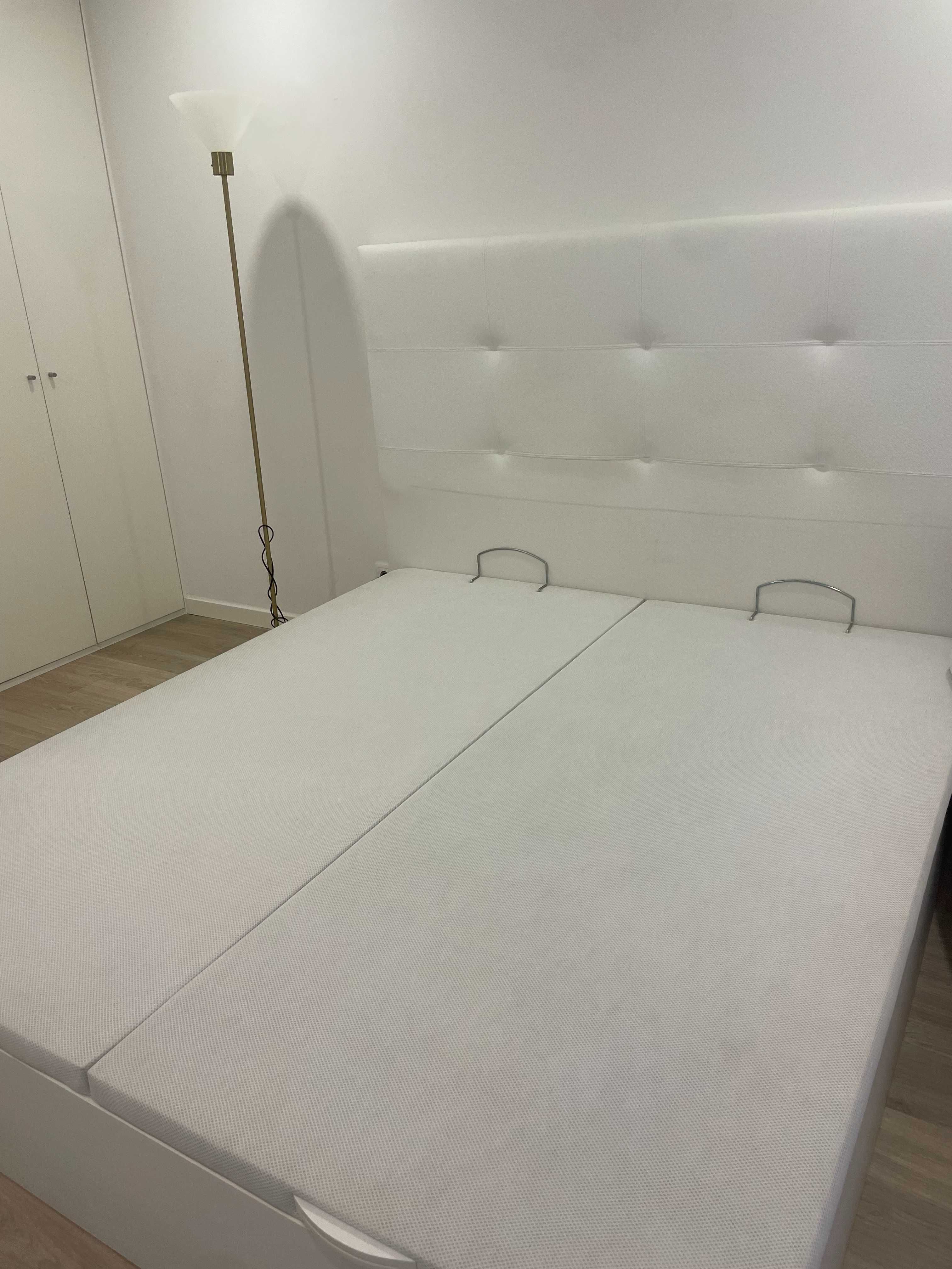 Cama Sommier com Cabeceira Branca