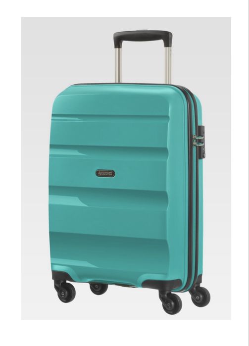 American tourister середня нова валізі, оригінал. М