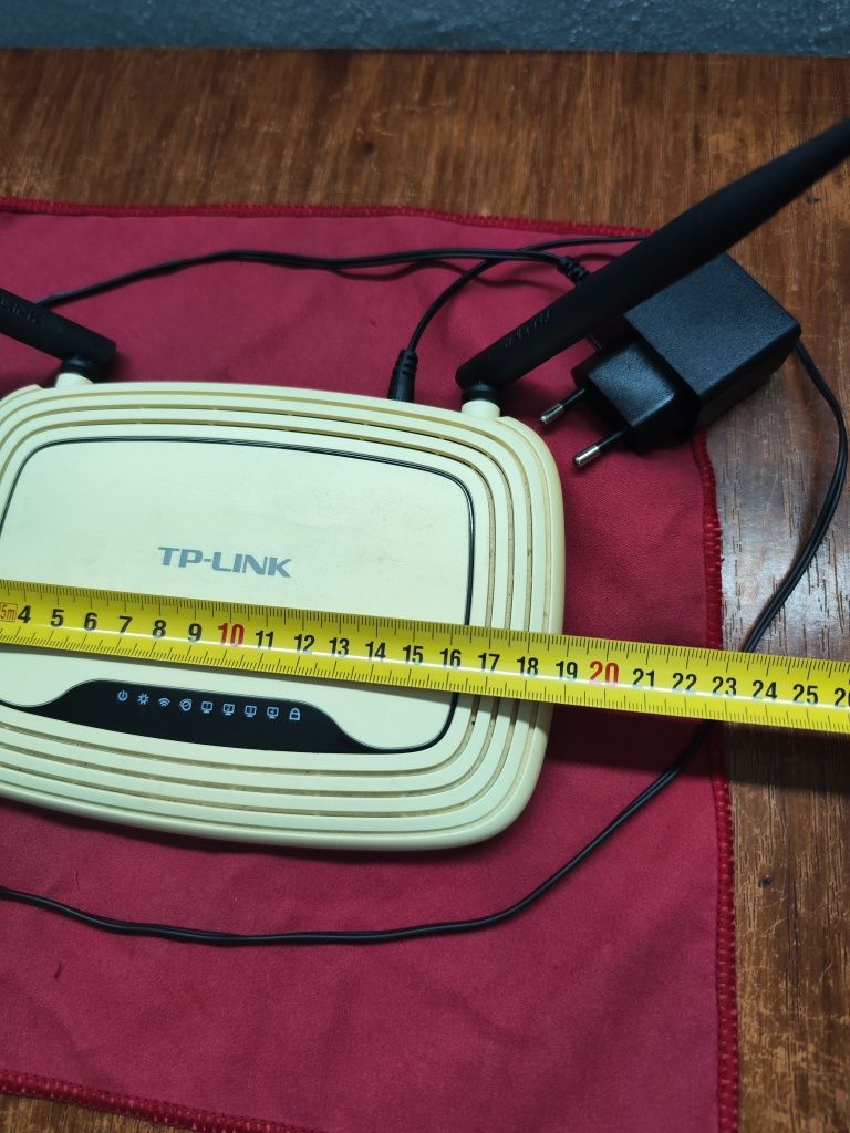 WiFi роутер TP-Link 30 Mbps, в хорошем состоянии