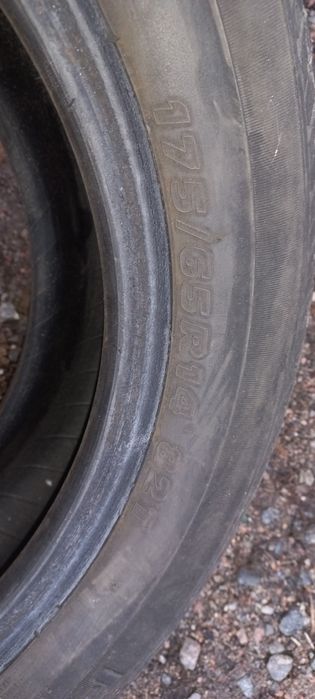 Продам 2 колеса 175/65/R14