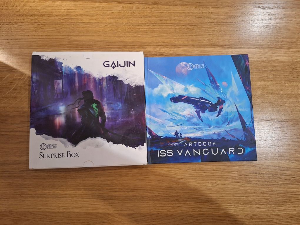 Artbooki: ISS Vanguard oraz Ganji