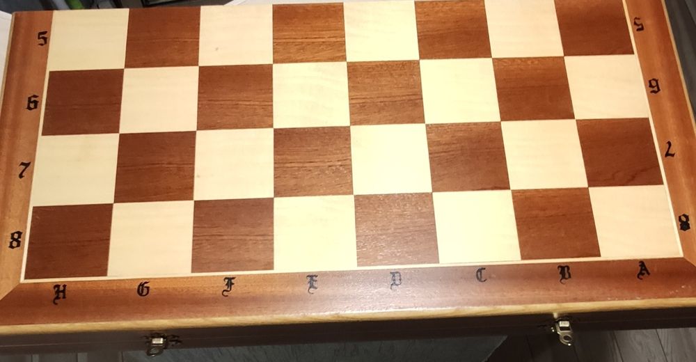 Шахи великі,подарункові полістоун Спартак с-156