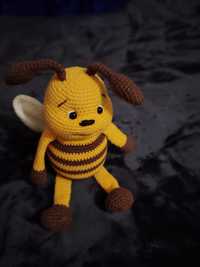 Вязаная игрушка Пчёлка
