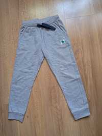 Spodnie chłopięce dresowe firma 5.10.15 rozmiar 122