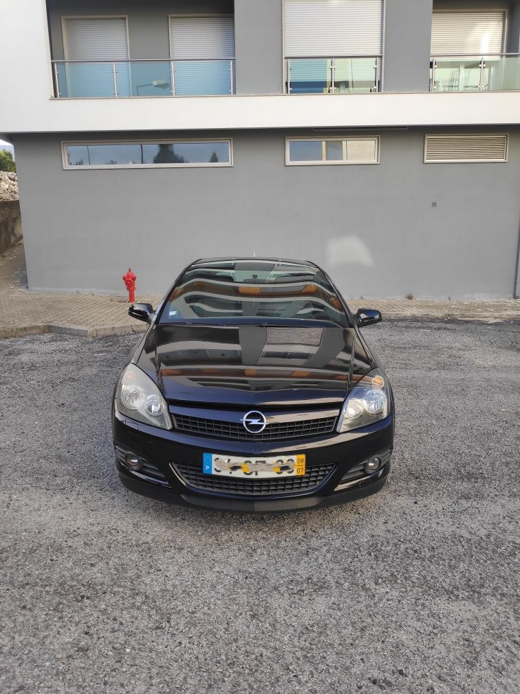 Opel Astra H GTC panormico
