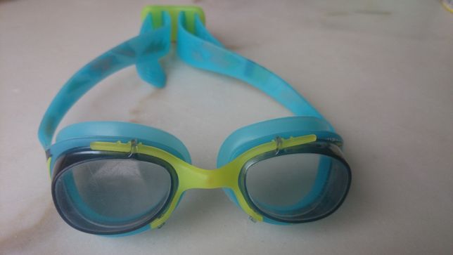 Vendo óculos natação criança