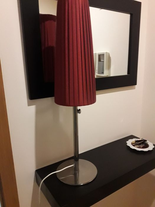 Candeeiro em vermelho