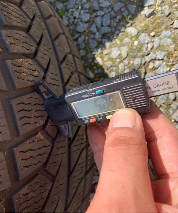 Opony zimowe 14 sztuk  cena za calosc 700zł 235 7mm 45 50 itp 245