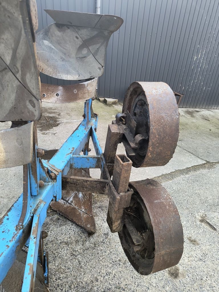 Pług obracany lemken opal 90