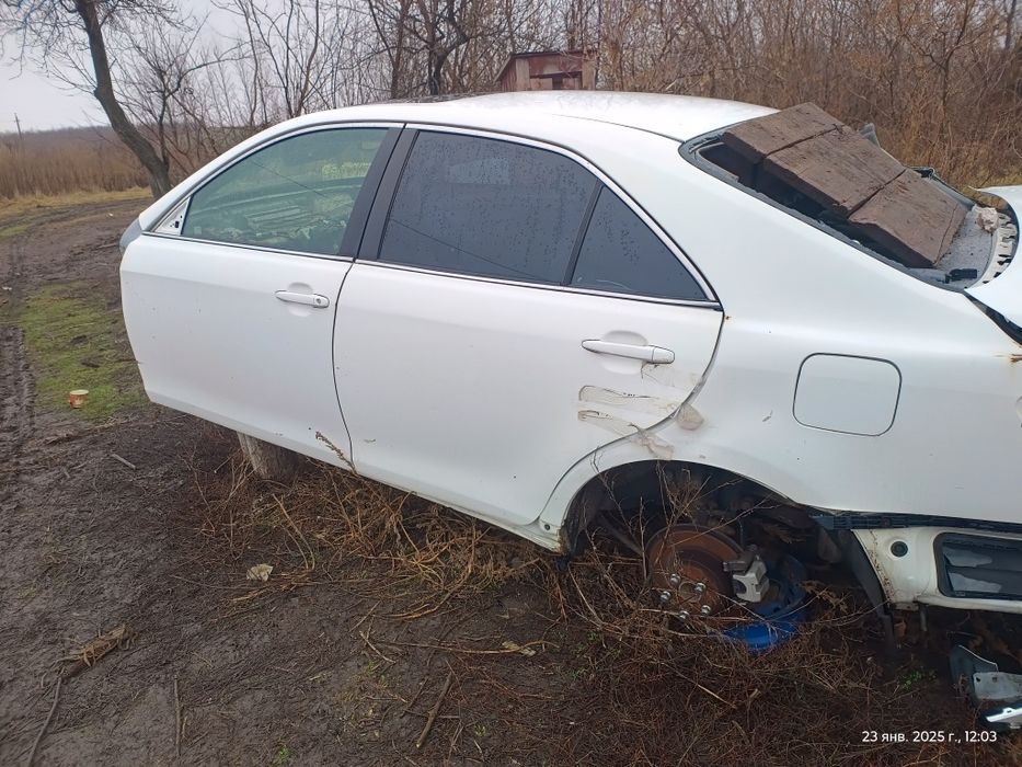 Продам двері тойота кемрі 40,  кришу з люком і потолком