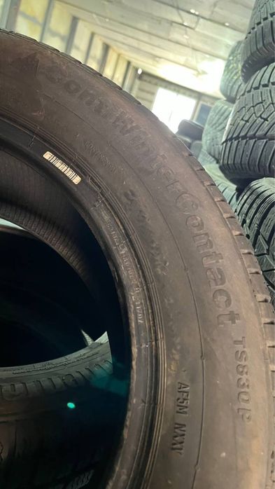 Комплект зимової гуми 215/60/16 , Continental