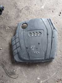 Tampa do motor audi A4 2011