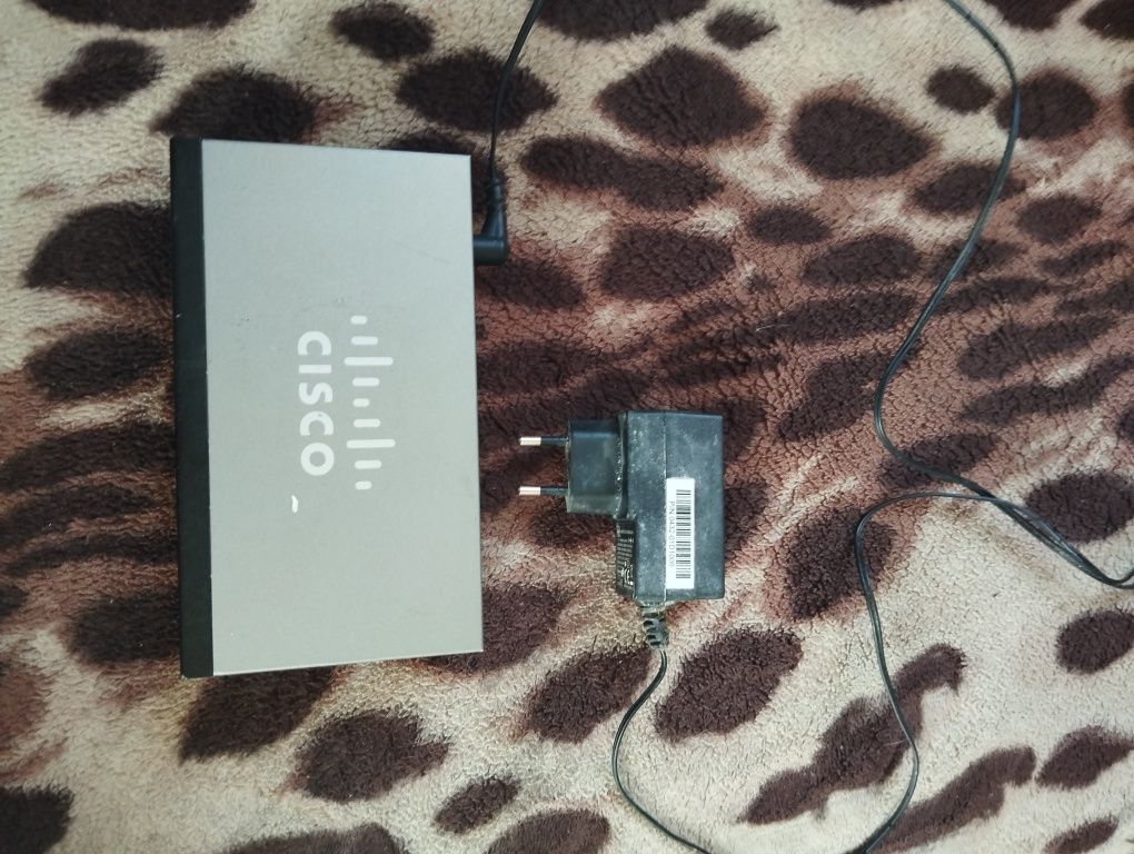 CISCO SF100D-16 v2