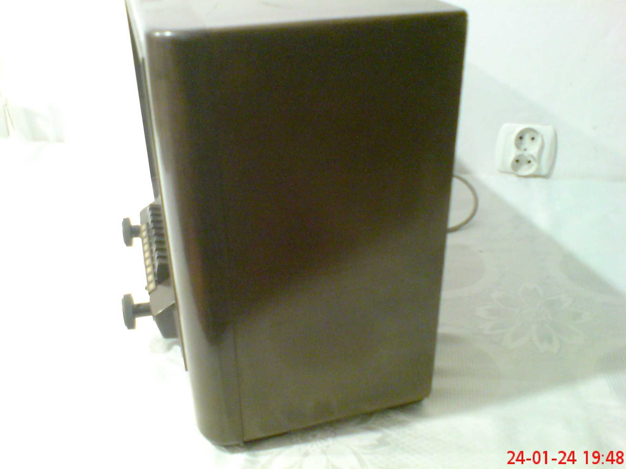 Przedwojenne radio Philips 680A, czyste, sprawne.