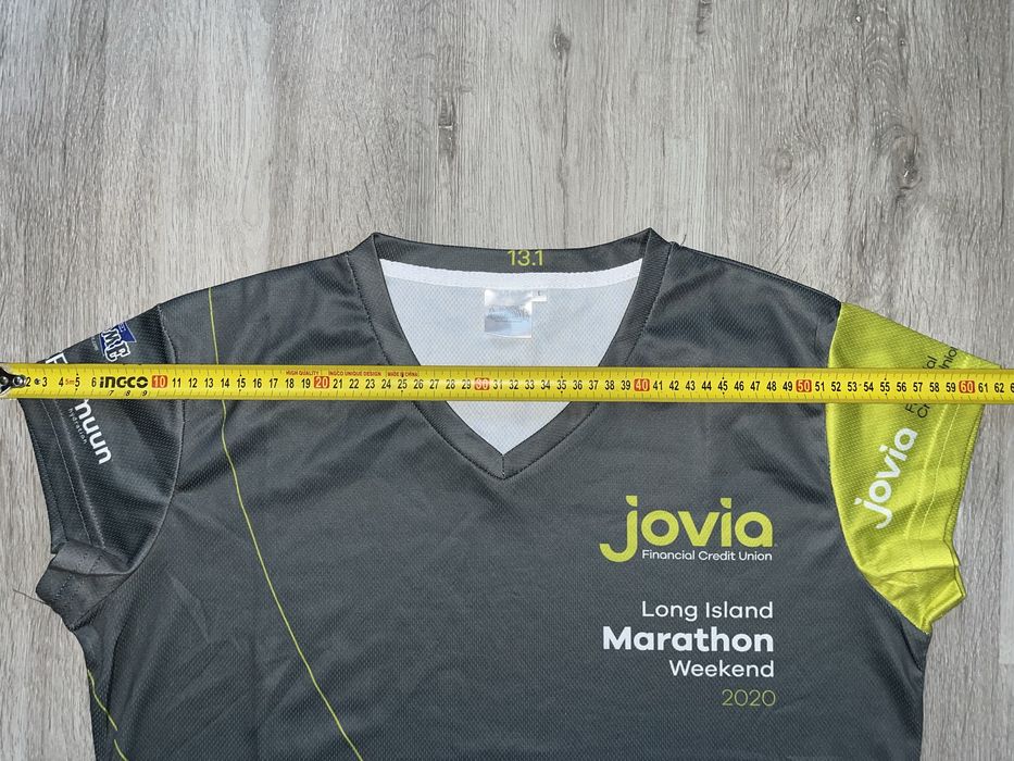 Спортивна футболка