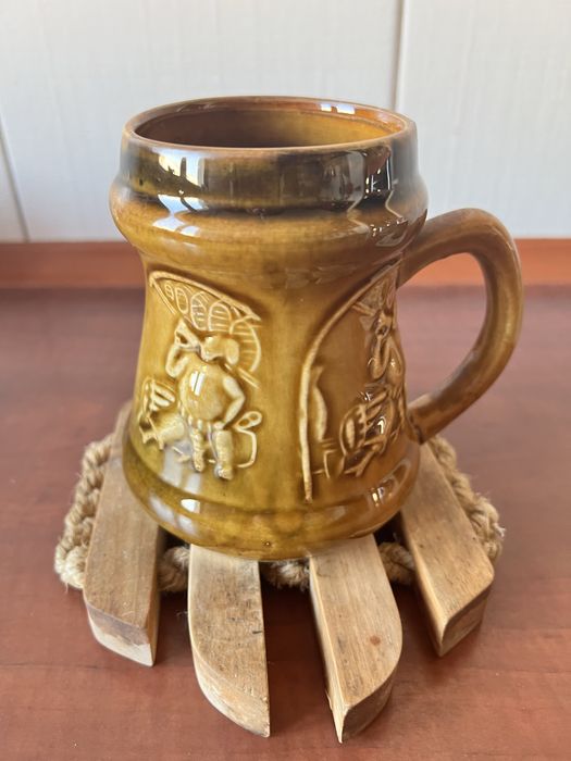 Brązowy kufel kolekcjonerski