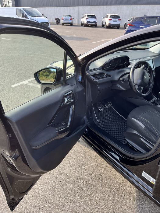 Peugeot 208 2013