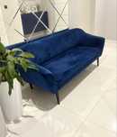 kanapa sofa niebieska welurowa j.nowa do salonu glamour