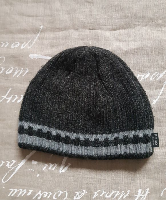 Szara męska zimowa czapka z dodatkiem wełny