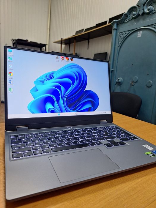 Lenovo LOQ 15IAX9 i5-12450HX RTX 4060 8Gb DDR5 16Gb SSD 512Gb