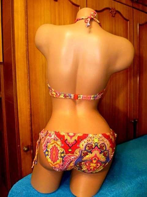 Раздельный купальник,бюстгальтер-бандо с чашками,M-L размер