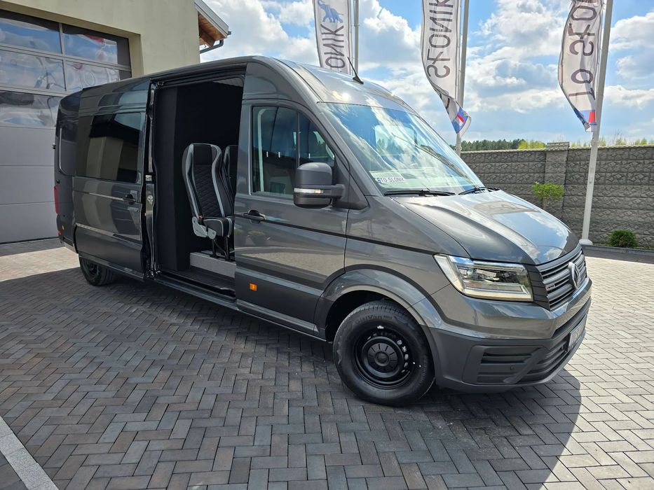 Volkswagen CRAFTER 4 MOTION AUTOMAT-8 Bie Długi 7-OSOBOWY BOGATA OPCJA WYPOSAŻENIA NAVI KAMERA COFANIA FUL LED LAKIER METALIZOWANY SALON PL STAN NOWY