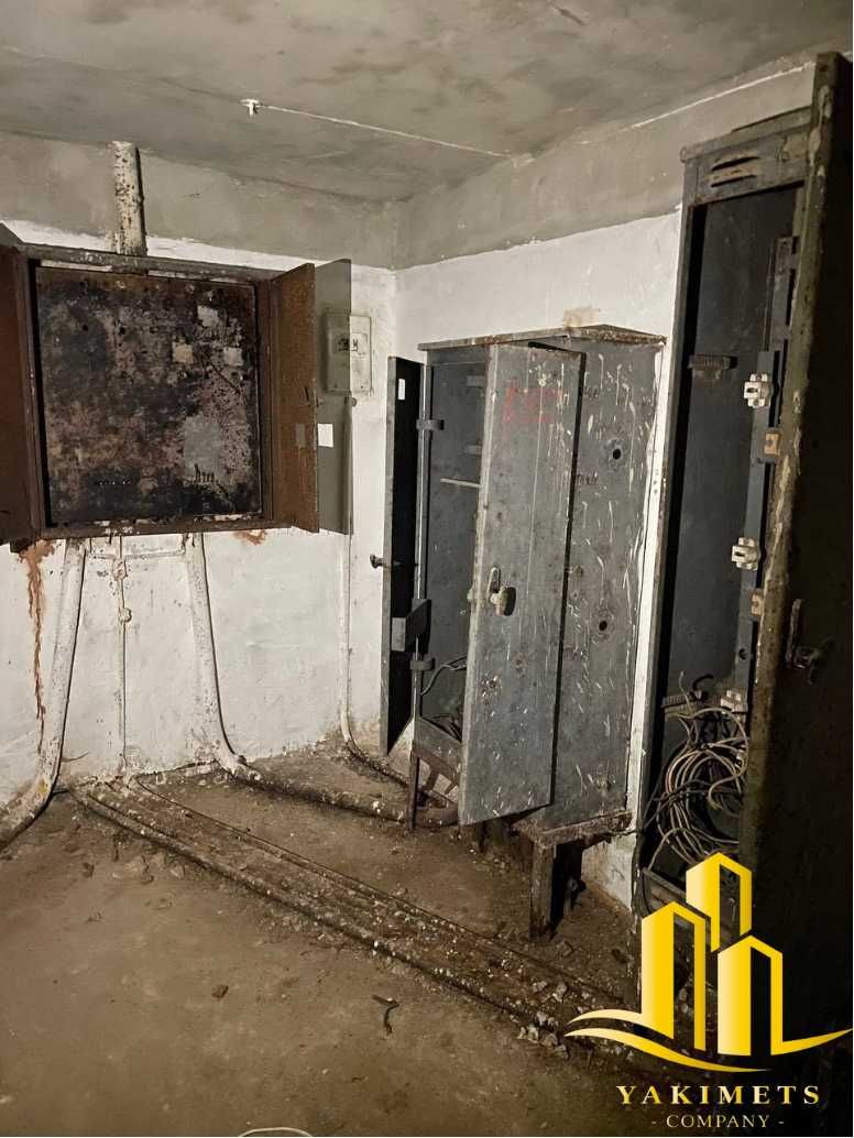 Продаж комерційного приміщення на вул. Дружби 3, площа 372.9 кв.м
