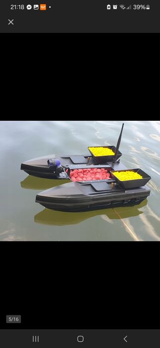 Lodka zanętowa katamaran