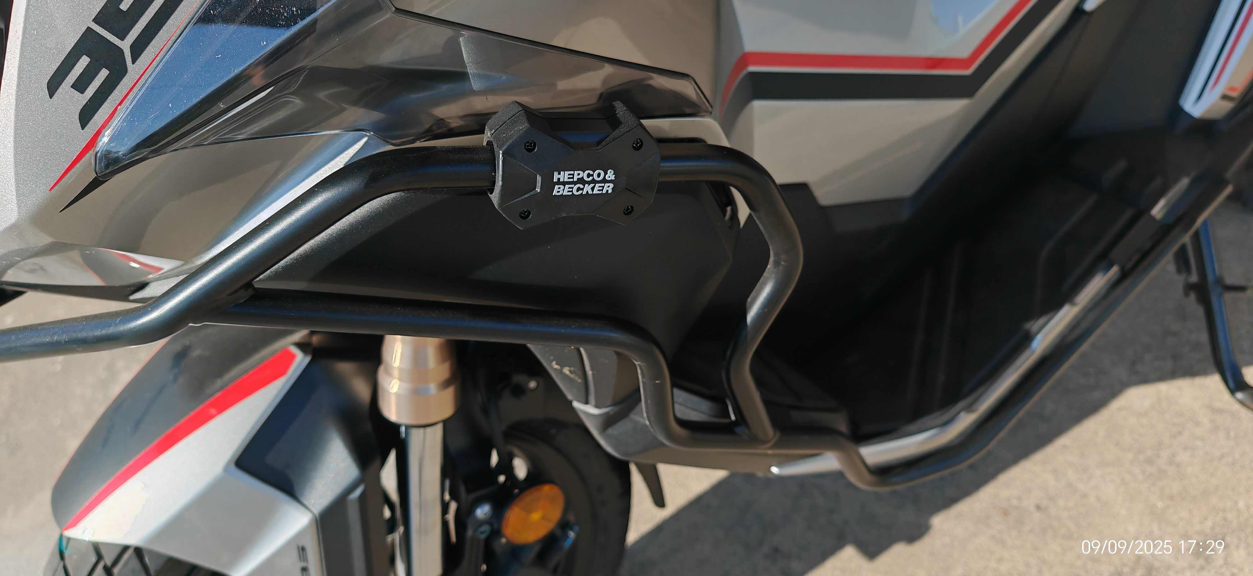 Honda ADV 350 C/ muitos extras
