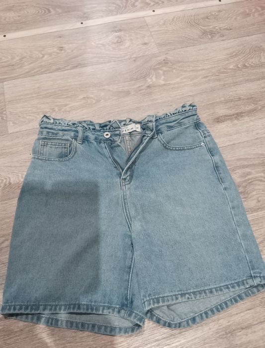 Модные,широкие шорты размер S