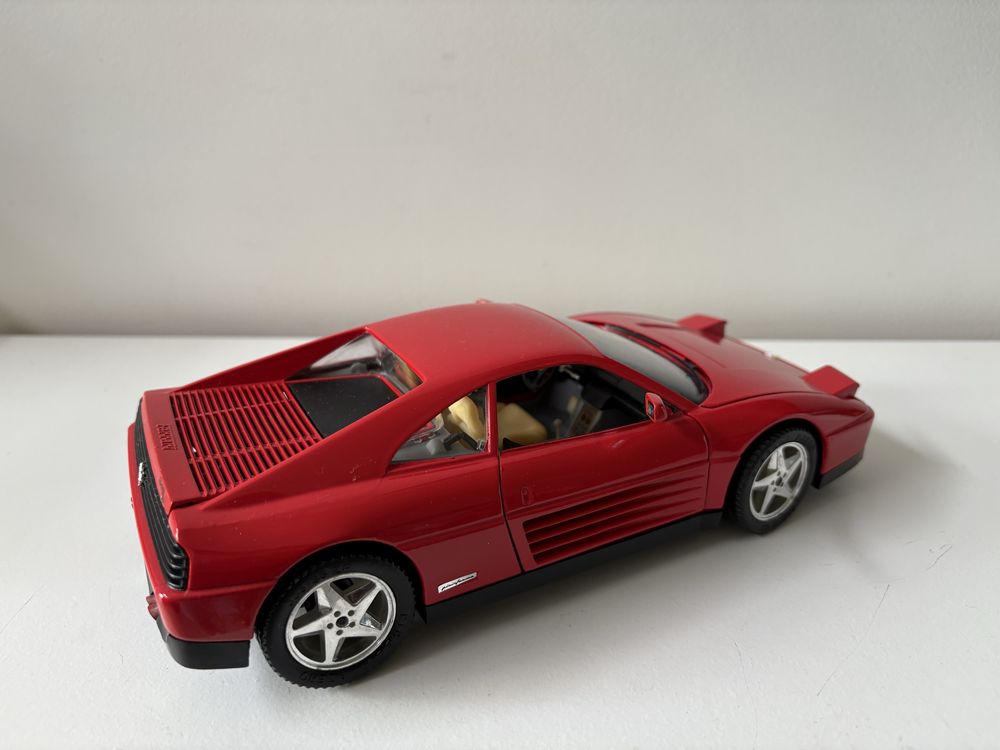 Model Ferrari 348TB 1:18 Mira (bburago maisto welly)