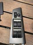 PANEL STEROWANIA SZYBAMI LEWY PRZÓD TOYOTA COROLLA E12 2001-2009