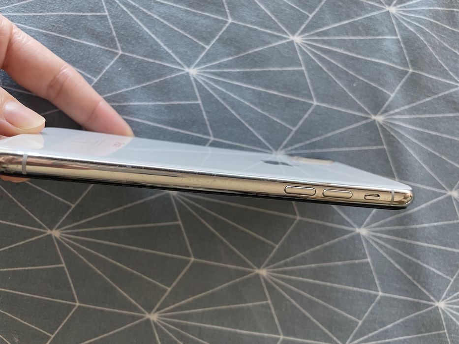 iPhone X bem estimado