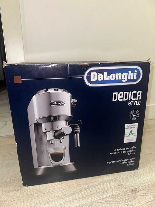 Кавовамашина Delonghi EC 685.M (ріжкова )