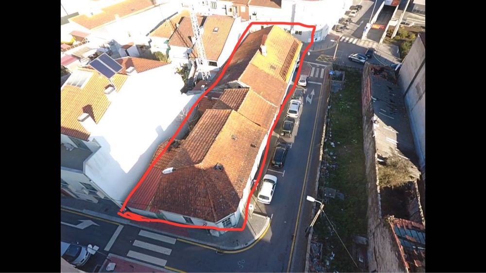 Casas em banda na Areosa c/ 490m2