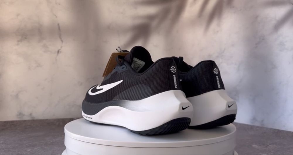 Кросівки Nike Zoom Fly 5 (Розмір 38.5) DM8968-001