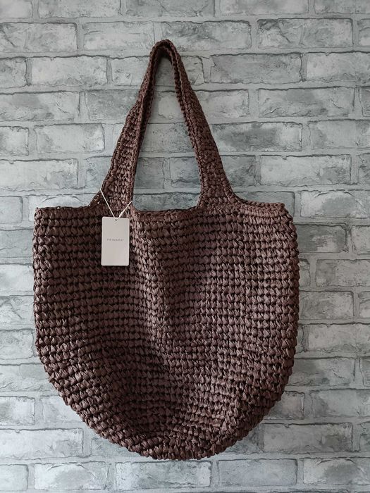 Duża torba z podszewką pleciona z rafii w kolorze brązowym