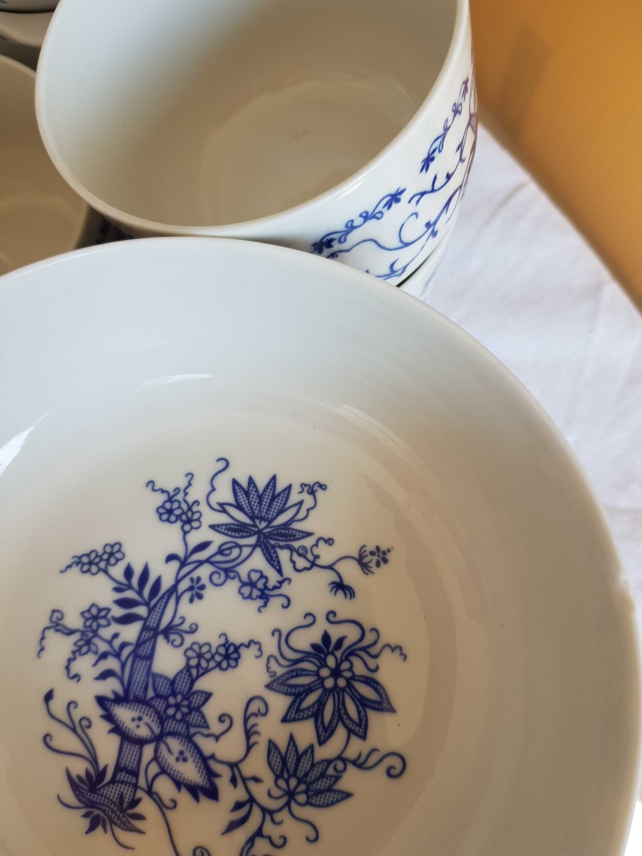 Serwis obiadowy wzór cebulowy Fabryka Porcelany Książ