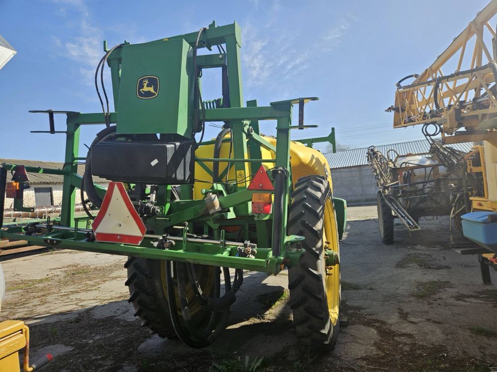 Оприскувач john deere M732