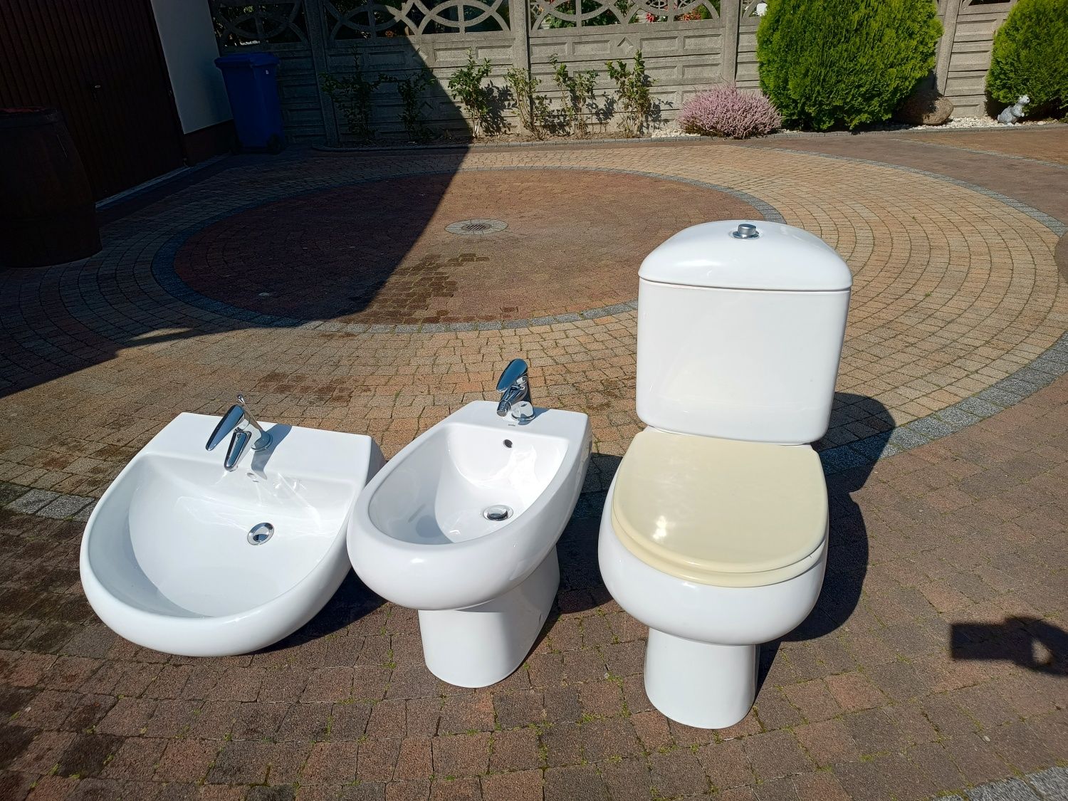 Umywalka, bidet i sedes- jedna marka. Stan bardzo dobry!