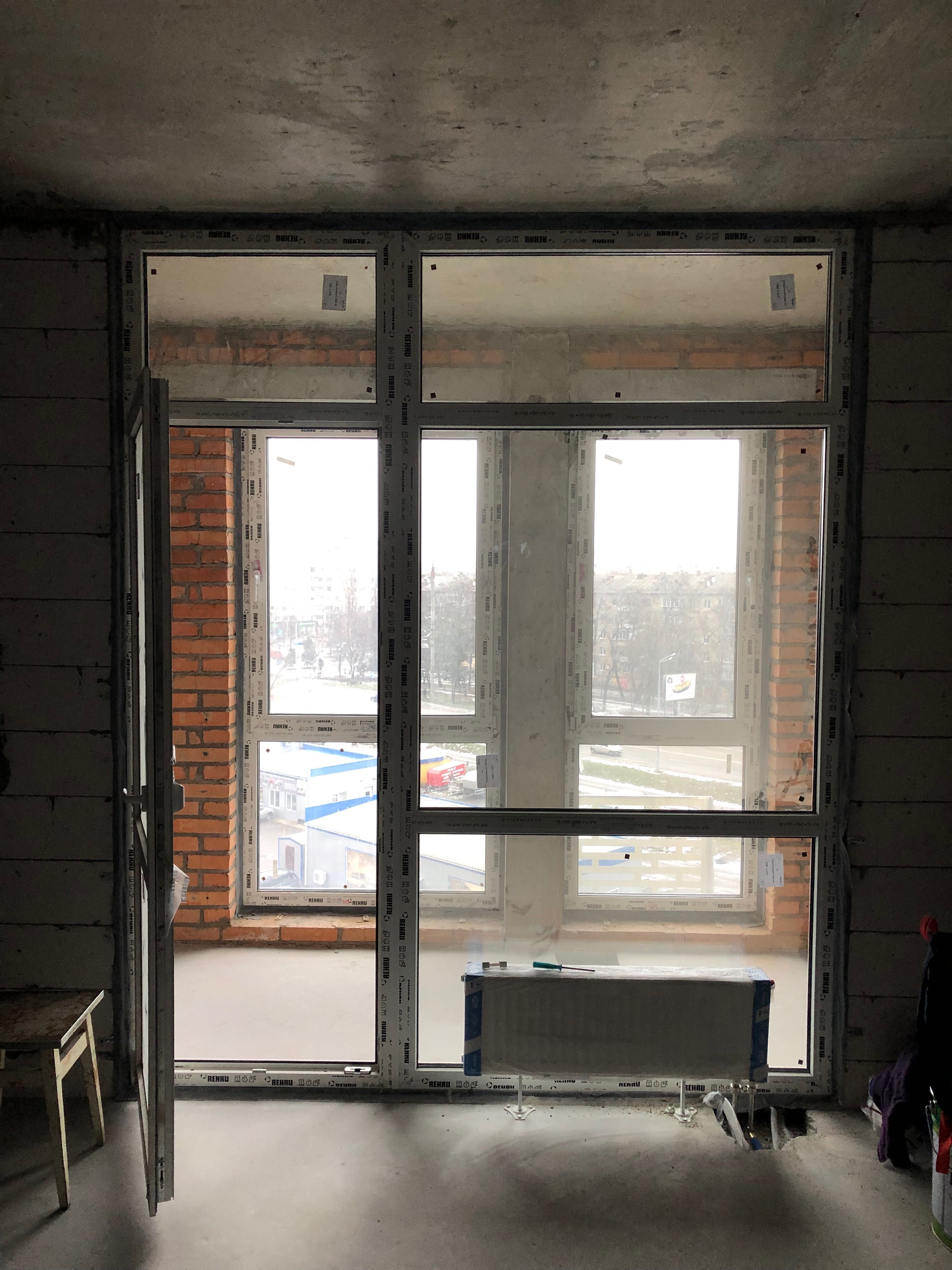 Металопластикове вікно з дверима (Rehau)