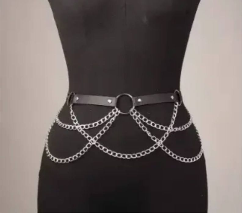 Портупеї з ланцюгами