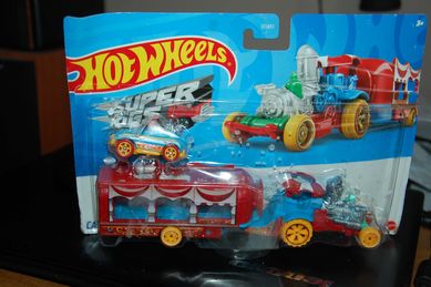 nowa ciezarowka HOT WHEELS