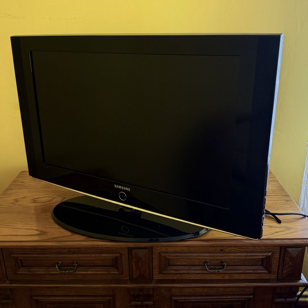 Telewizor 32 cale SAMSUNG LE32S81B + pilot