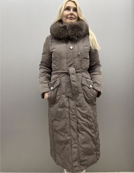 Зимовий теплий якісний новий пуховик пальто S-M коричневе з поясом