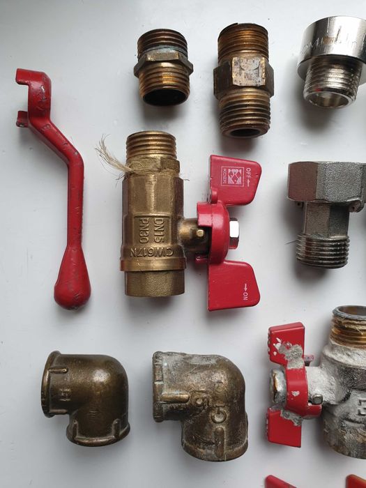 Залишки сантехніки General Fittings ,Згін американка ,Ніпель ,Кран